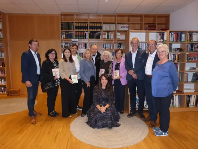 Mit der Lesung von Vea Kaiser, in der Stadtbibliothek, setzte die Pullenale 2026 einen weiteren literarischen Akzent im Kulturleben Oberpullendorfs.  | Foto: Vanessa Wittmann