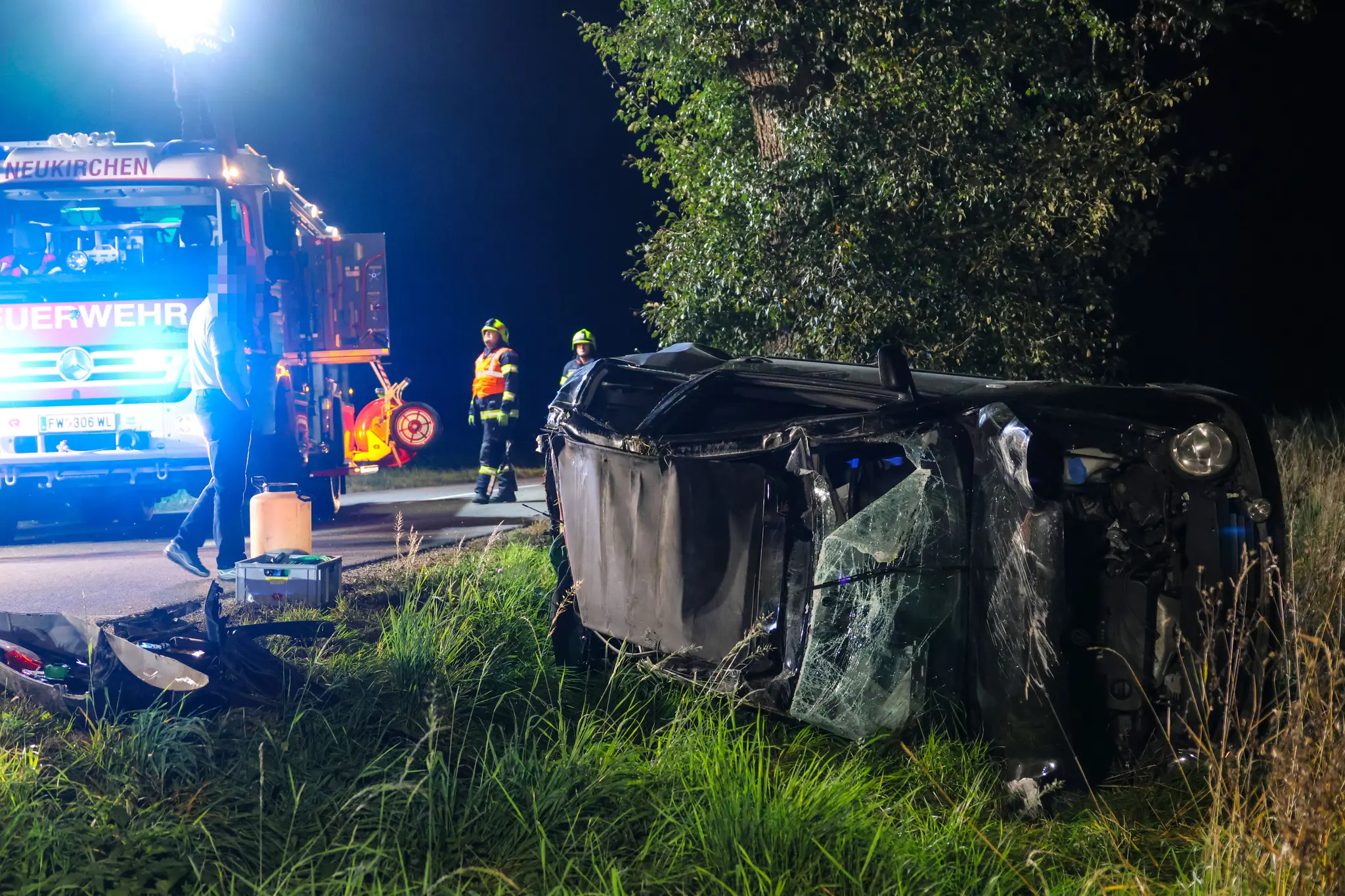 Glimpfliches Ende: Insassen bei spektakulärem Unfall kaum verletzt - Wels ...