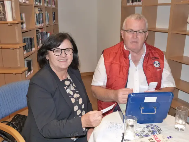 Das Team der Gemeinde Oberpullendorf half fleißig bei der Veranstaltung mit, darunter Paula Pichler und Herbert Ohr.  | Foto: Vanessa Wittmann