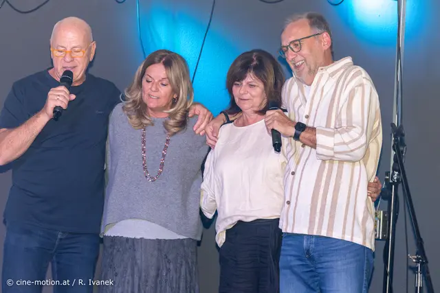 Die vier Hobby-sänger: Peter und Angela Wolf, Karin und Gerhard Gottsbachner (vlnr).  | Foto: cine-motion.at / R. Ivanek