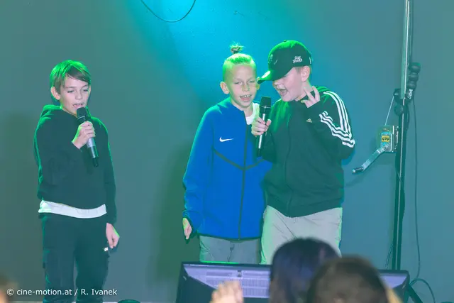 Miguel, Maxi und Alexander ergriff das Bühnenfieber. | Foto: cine-motion.at / R. Ivanek