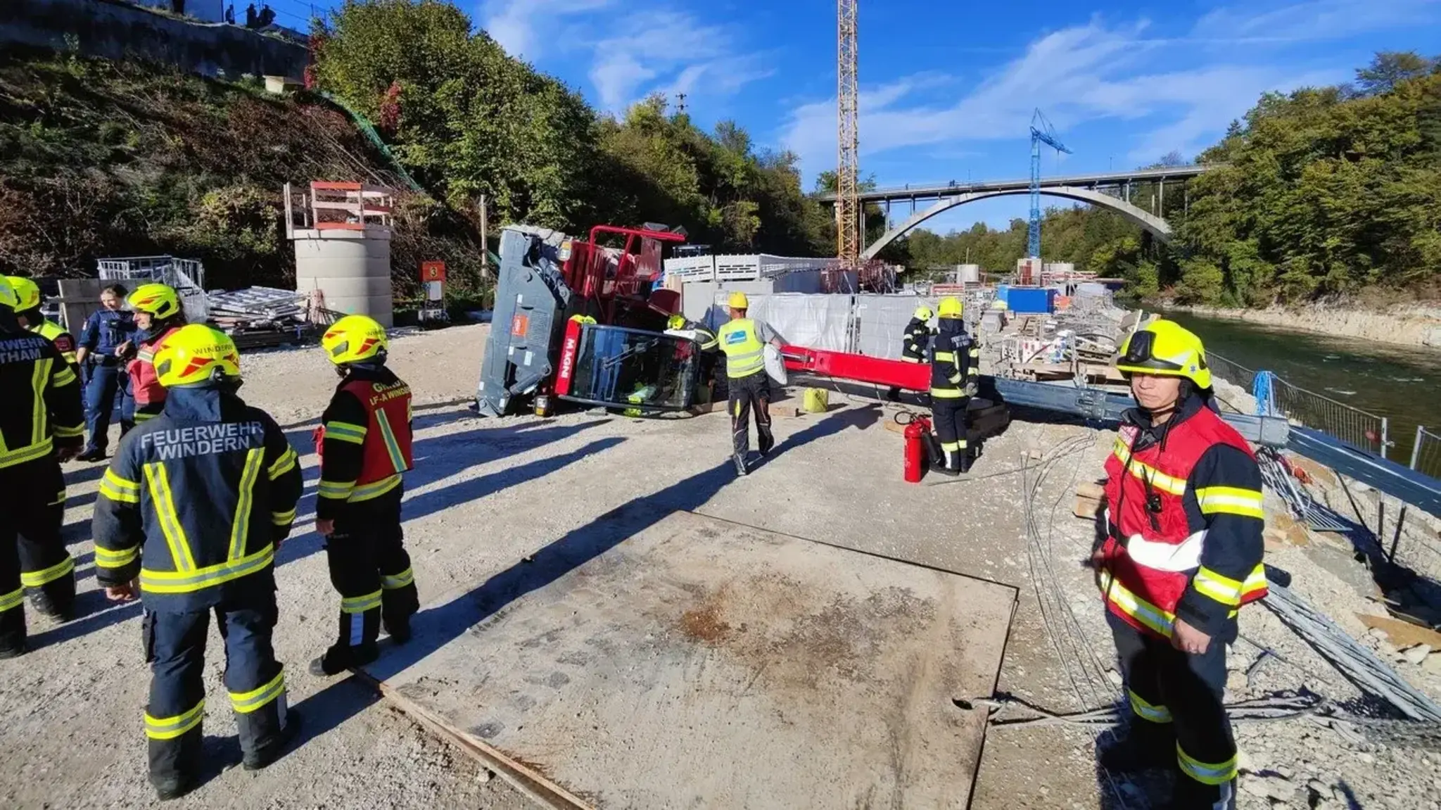 Accident at a power plant construction site: Driver of a telescopic ...