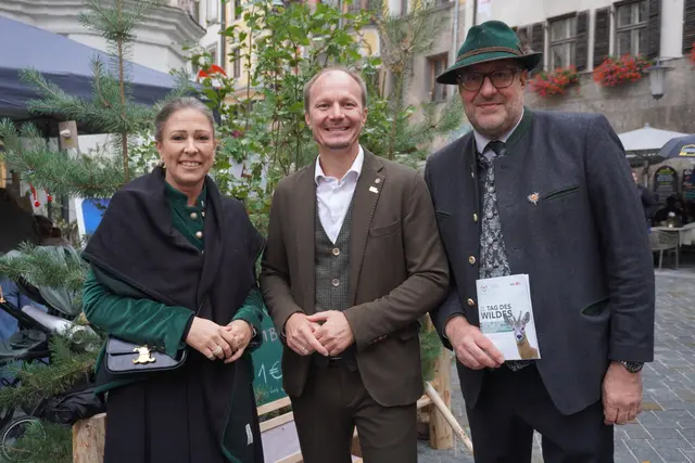 Natürlich waren auch wieder Vertreter der Stadt Innsbruck zu Gast. Im Bild Gemeinderätin Janine Bei, Bürgermeister Johannes Anzengruber und Bezirksjägermeister Franz Xaver Gruber. | Foto: AMG