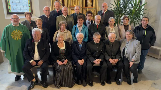 Gruppenfoto mit den Jubilaren