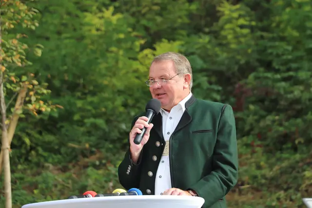 Sepp Loibner führte durch das Programm | Foto: Edith Ertl