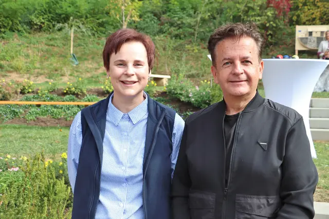 Für Projektleiter Martina Laubreiter und Wolfgang Garber ist KaiserWaldKraft mehr als ein Wald. Ein Kraftort fürs Leben, Begegnungen und Erinnerung.  | Foto: Edith Ertl