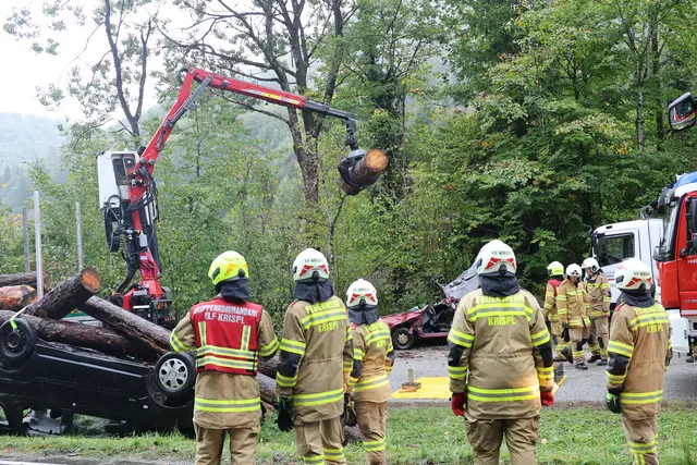 TENT 26: Große Katastrophenschutzübung der Bezirkshauptmannschaft Hallein mit mehr als 400 Einsatzkräften von Feuerwehr, Bergrettung, Wasserrettung, Höhlenrettung, Rotes Kreuz und Polizei im Wiestal.  | Foto: Land Salzburg / Franz Neumayr