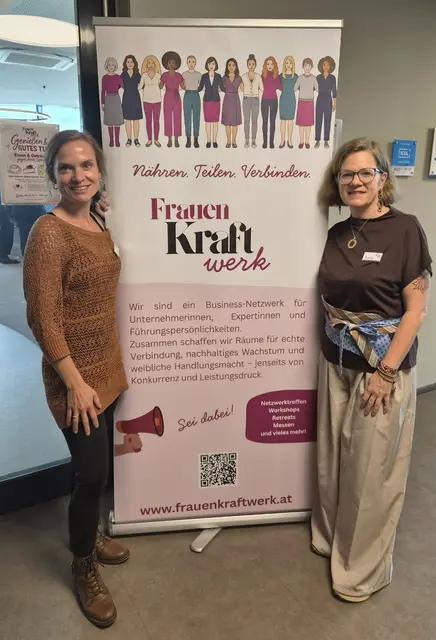 Die beiden Frauenkraftwerk Gründerinnen: Obfrau Karina Mangold (r.) und  Obfrau Stv. Lisa Strebinger. | Foto: Sandra Löchinger