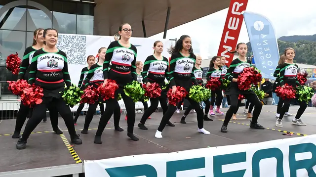 Halleiner Cheerleader begeisterten. | Foto: Josef Wind