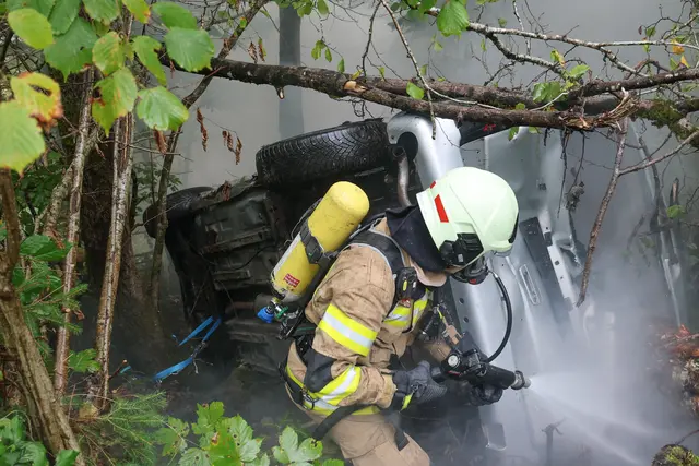TENT 26: Große Katastrophenschutzübung der Bezirkshauptmannschaft Hallein mit mehr als 400 Einsatzkräften von Feuerwehr, Bergrettung, Wasserrettung, Höhlenrettung, Rotes Kreuz und Polizei im Wiestal.  | Foto: Land Salzburg / Franz Neumayr
