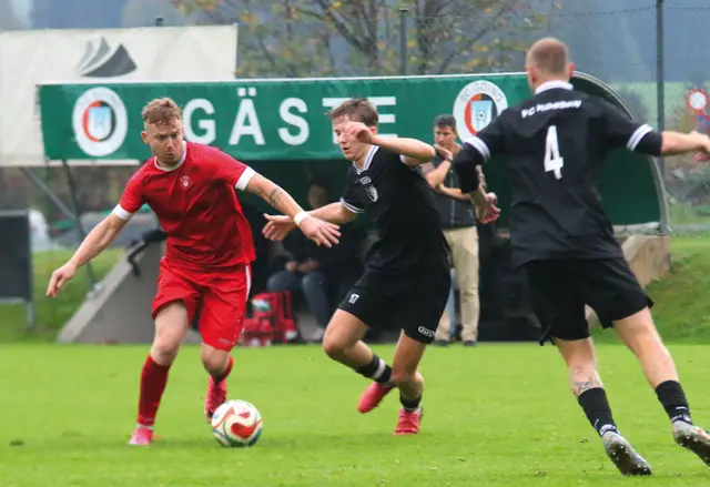 1. Gebietsliga-Ost: Alexander Foidl (links) setzte mit einem sehenswerten Weitschuss-Hammer ins Kreuzeck den Schlußpunkt beim verdienten 3:0 Heimsieg von Going über Kössen 