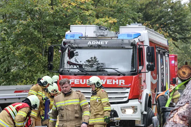 TENT 26: Große Katastrophenschutzübung der Bezirkshauptmannschaft Hallein mit mehr als 400 Einsatzkräften von Feuerwehr, Bergrettung, Wasserrettung, Höhlenrettung, Rotes Kreuz und Polizei im Wiestal.  | Foto: Land Salzburg / Franz Neumayr