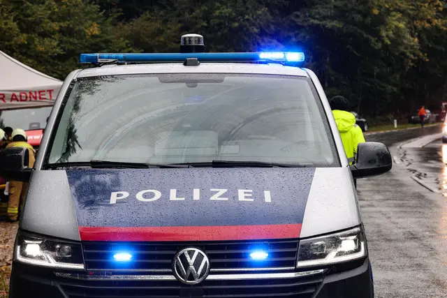 TENT 26: Große Katastrophenschutzübung der Bezirkshauptmannschaft Hallein mit mehr als 400 Einsatzkräften von Feuerwehr, Bergrettung, Wasserrettung, Höhlenrettung, Rotes Kreuz und Polizei im Wiestal.  | Foto: Land Salzburg / Franz Neumayr
