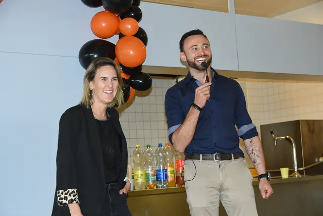 Wertschätzende Worte des Axamer Bürgermeisters Thomas Suitner, der auch zu den Gratulanten gehörte. Als erster Bürgermeister hat er bereits erfolgreich zwei Trainings bei den Active Tigers Axams absolviert und weiß, wieso dort alle so fit sind.  | Foto: Matthias Riedl