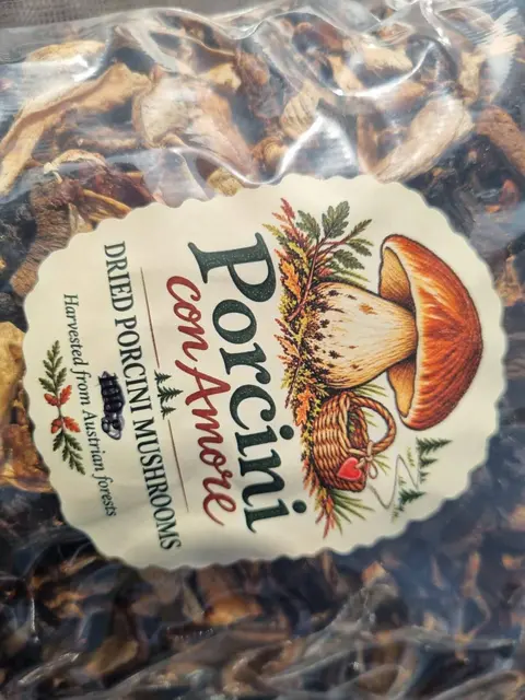 "Harvested from Austrian forests" steht auf der Verpackung. | Foto: Bergwacht