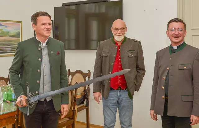Die Marktfreyung steht für den freien Handel und den Marktfrieden. Mit dem traditionellen Zeremoniell beginnt die Einstimmung auf vier Tage Kolomonimarkt in Wolfsberg. | Foto: Gerhard Pulsinger