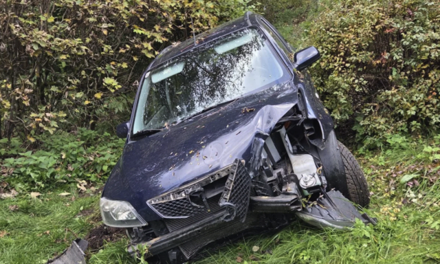 Wie es zu dem Unfall auf der Verditzer Straße gekommen ist, ist bislang unbekannt. | Foto: Freiwillige Feuerwehr Afritz am See