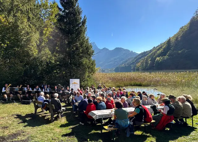 Tagesausflug zum Weisen- und Echobläsertreffen am Leopoldsteinersee | Foto: Johann Oberreiter und Johann Zauner