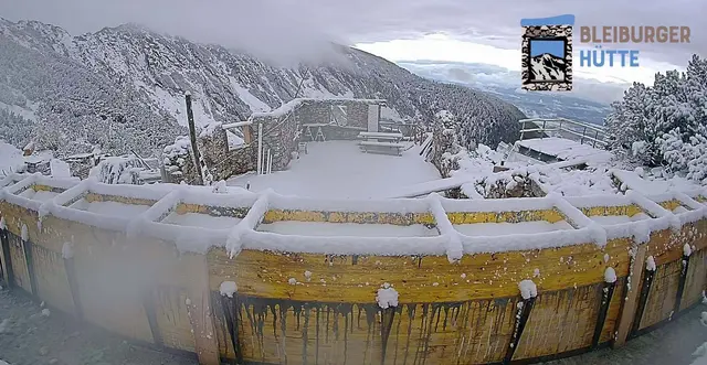 Ganz viel Schnee auf ungefähr 2.000 Metern Seehöhe. | Foto: KVP - Kulturverein Petzen "Projekt Bleiburgerhütte"