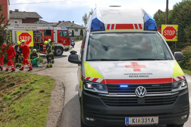 Die Einsatzkräfte von Feuerwehr, Polizei und Rotem Kreuz wurden mussten zu einem Pkw-Crash nach Steinerkirchen ausrücken. | Foto: laumat.at