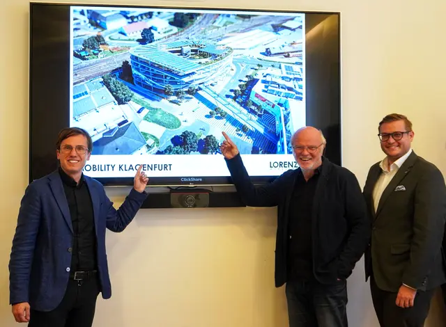 Stadtentwicklungs- und Verkehrsplanungsreferent Vizebürgermeister Ronald Rabitsch und Wirtschafts- und Tourismusreferent Stadtrat Julian Geier präsentierten mit DI Peter Lorenz das Projekt „Mobility Center Klagenfurt“. | Foto: StadtKommunikation / Buchner