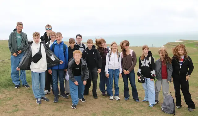 Mehrere Ausflüge führten die Gruppe unter anderem nach London, zum Arundel Castle und zu den Seven Sisters.  | Foto: Sport/Mittelschule St. Valentin