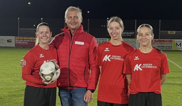 Andreas Riedl von der Arbeiterkammer Bezirksstelle Horn übernahm das Match-Sponsoring. | Foto: Markus Kahrer