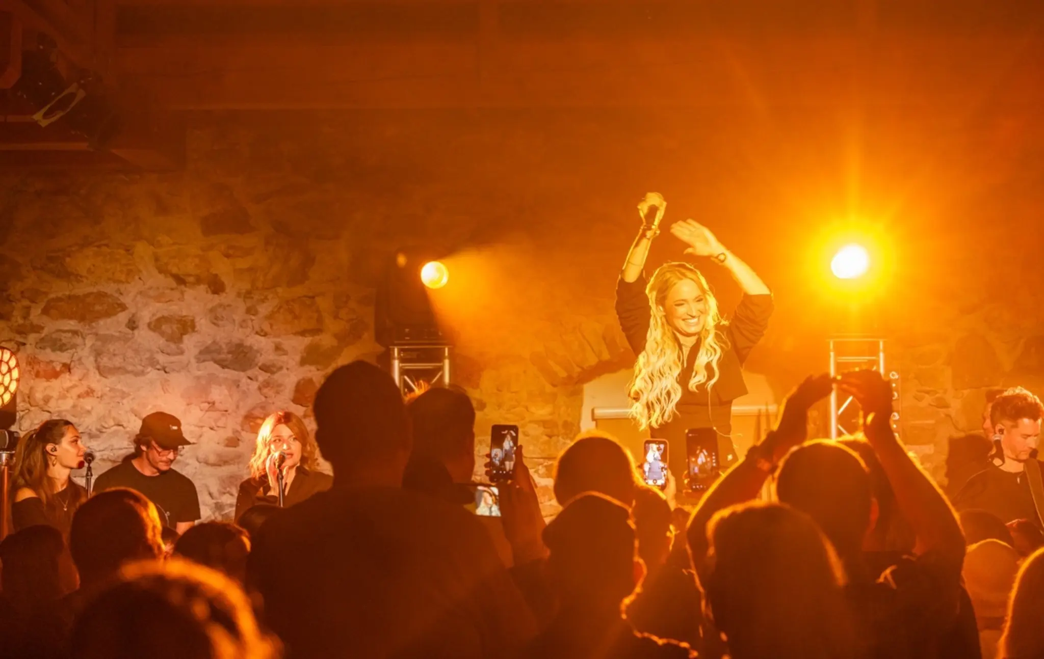 Kaprun Castle: Julia Buchner thrilled audience at sold-out hometown show - ...