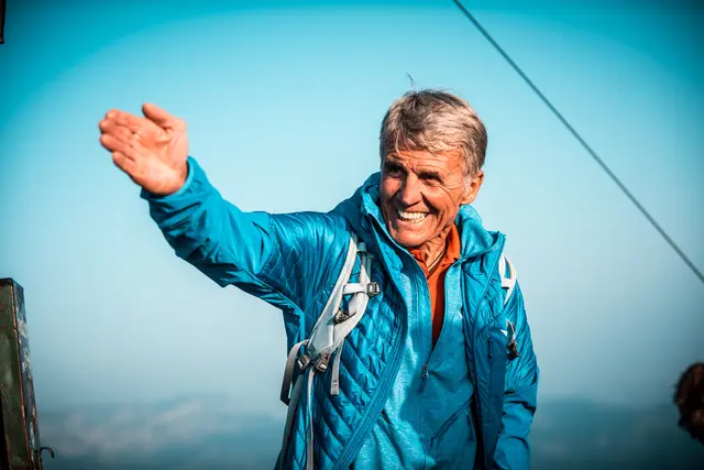 Bergsteigerlegend Peter Habeler kommt zum gratulieren in das Kremstal. | Foto: Peter Habeler