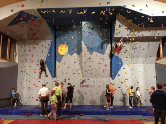 In der Kletterhalle in St. Stefan können Kinder in ihrem eigenen Tempo das Klettern erlernen. | Foto: Naturfreunde St. Stefan im Gailtal
