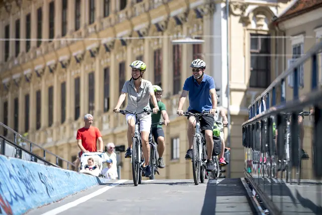Friedlich, gemeinsam, rücksichtsvoll: So könnte Mobilität in der Stadt Graz funktionieren. | Foto: Graz Tourismus/Tom Lamm