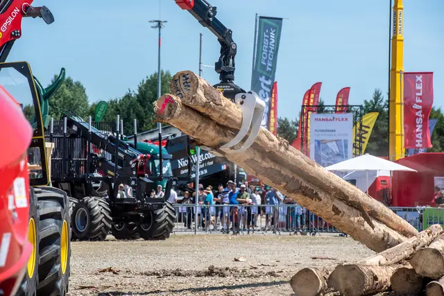 Unter dem Motto „Gemeinsam Wald gestalten, Vielfalt nutzen, Zukunft sichern“ stehen die vier Leitthemen Gesunder Zukunftswald, Fokus Mensch, Forsttechnik auf neuen Wegen sowie Digitalisierung bei der INTERFORST 2026 im Mittelpunkt.  | Foto: © Messe München GmbH