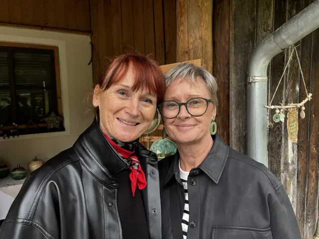 Marion und Conny fanden noch ein paar besondere Stücke. | Foto: Voithofer
