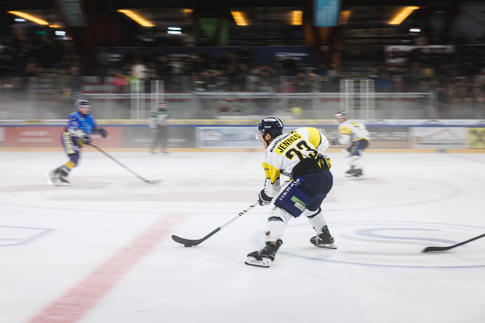Alps Hockey League: Fifth consecutive win for the Zeller Eisbären - | ...