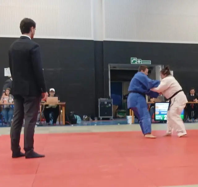 Barbara Puhl-Leonardelli (blau) in Action | Foto: Sportunion Römerland-Fighters