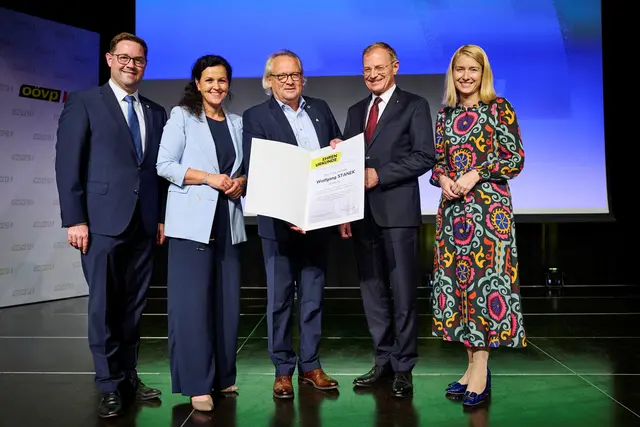 OÖVP-Landesgeschäftsführer Florian Hiegelsberger, Landtagsabgeordnete Helena Kirchmayr-Felbermaier, Landtagsabgeordneter Wolfgang Stanek, LH Thomas Stelzer, LH-Stv. Christine Haberlander. | Foto: OÖVP