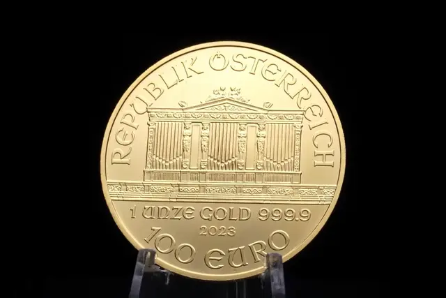Echt oder gefälscht lässt sich bei Goldmünzen oft nur mit Spektralanalyse zweifelsfrei klären. | Foto: Pixabay / goldvault