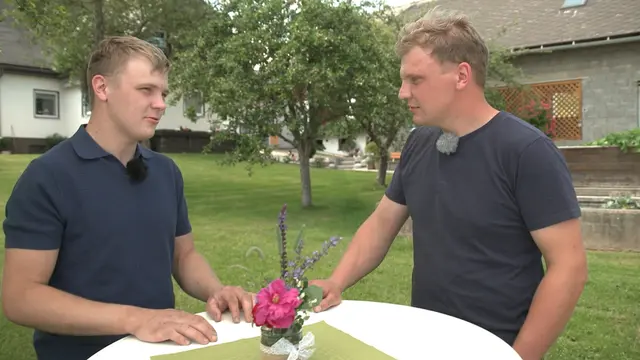 Peters Bruder erzählte, dass eine Hofdame mit ihm geflirtet hat.