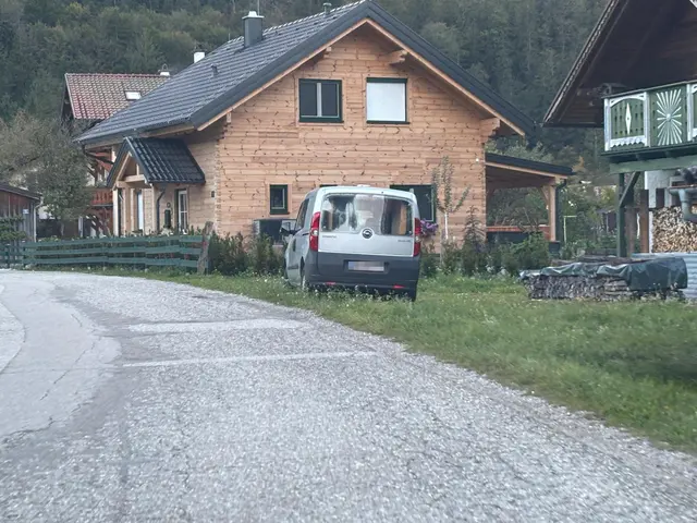 Aktuell ist das Mobile Radar am Auweg im Ischler Ortsteil Sulzbach positioniert. | Foto: MeinBezirk/Gratzer
