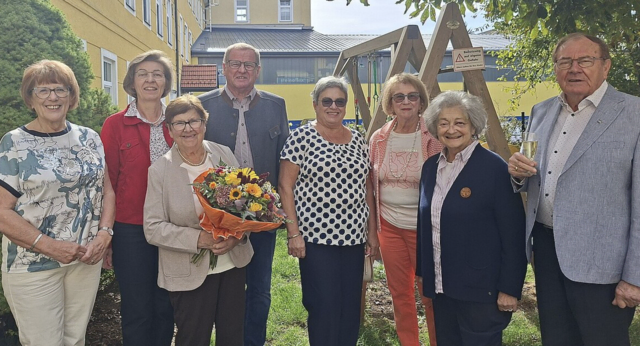Jubilarin Adele Schönbauer im Kreise der Gratulanten | Foto: NÖ Senioren
