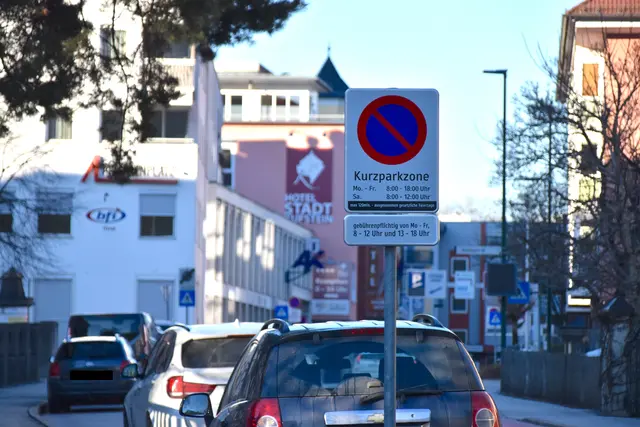 Früher gab es noch Kurzparkzonen in der Kufsteiner Innenstadt, in denen man für 120 Minuten parken konnte – ohne Gebühren.  (Archivbild)  | Foto: Barbara Fluckinger