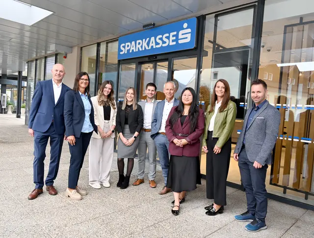 Das Sparkasse-Team in Obervellach ist stolz auf die neue Bank-Filiale. | Foto: Kärntner Sparkasse AG 