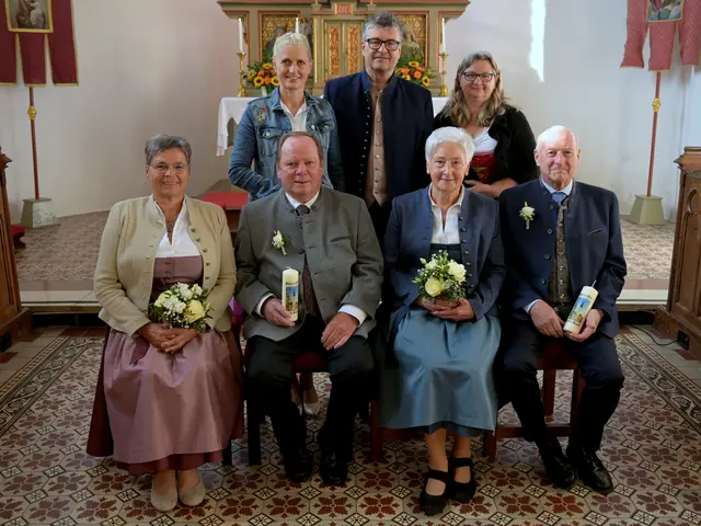 vorne sitzend: Brigitte und Hermann Huber, Rosa und August Helm
hinten: Rosemarie und Josef Forster, Krenn Birgit | Foto: Fanz Krendl