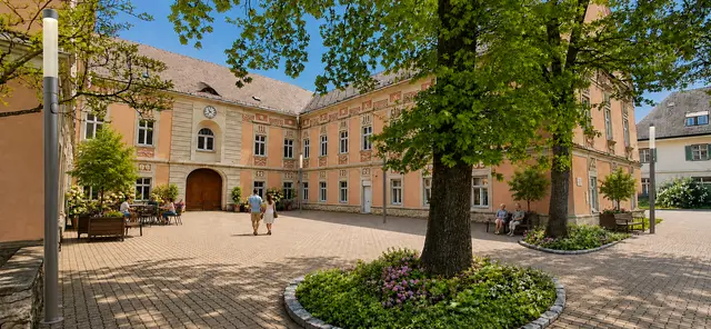 Der Innenhof des ehemaligen Klosters soll zu einem Begegnungsort werden.