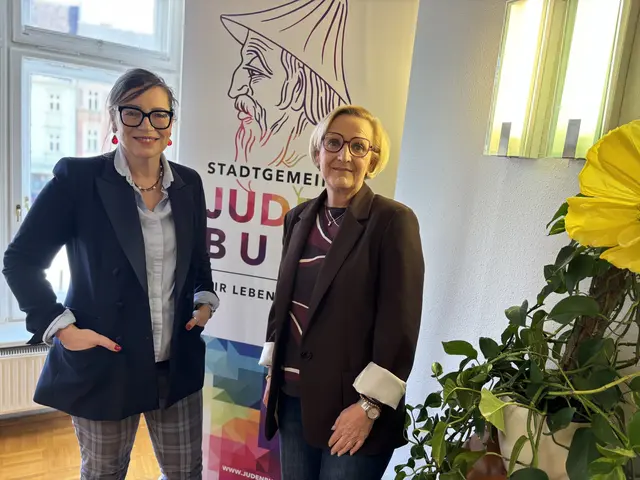 Bgm. Elke Florian und Ausschuss-Obfrau Birgit Heim.