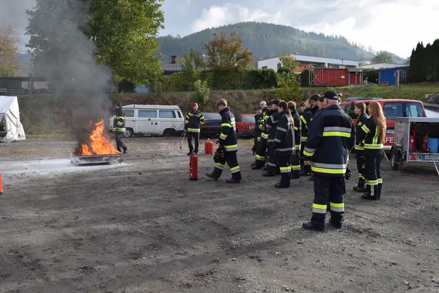Die Florianis übten an verschiedenen Stationen ihre Fertigkeiten. | Foto: Gernot Neumann/BFV Leoben