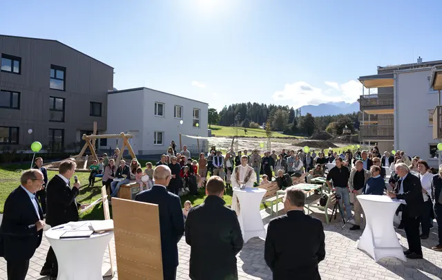 Nach knapp zwei Jahren Bauzeit wurde das Wohnprojekt „Oberes Feld“ der gemeinnützigen Tiroler Wohnbau fertiggestellt.  | Foto: Tiroler Wohnbau