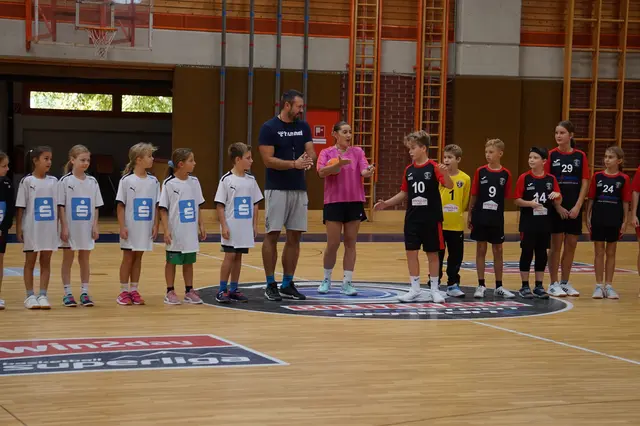 Rund 40 Nachwuchshandballerinnnen und -handballer nahmen an der ersten burgenländischen Landesmeisterschaft der U10 Mixed in Eisenstadt teil. | Foto: Handballverband Burgenland