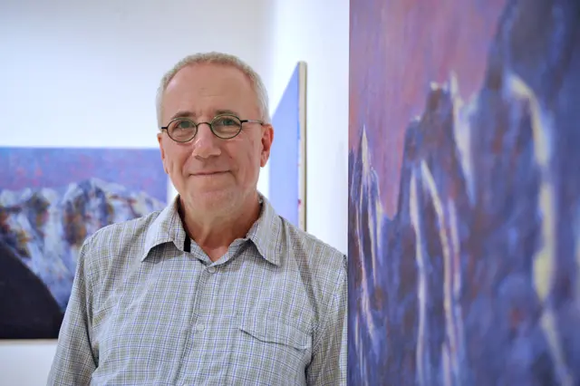 Künstler Thomas Bredenfeld zeigt „Kleine Berge: Malerei und Fotografie – Landschaften im Kleinformat“. | Foto: NÖDOK, St.Pölten