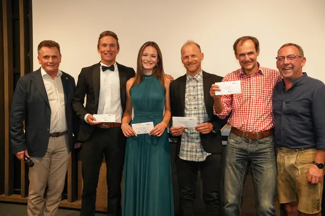 Die Skibergsteiger Sebastian Steiner, Elisabeth Steiner, Thomas Wallner und Markus Stock vom Skiclub Bischofshofen. (v.l.) | Foto: Johannes Burger/Stadtgemeinde Bischofshofen